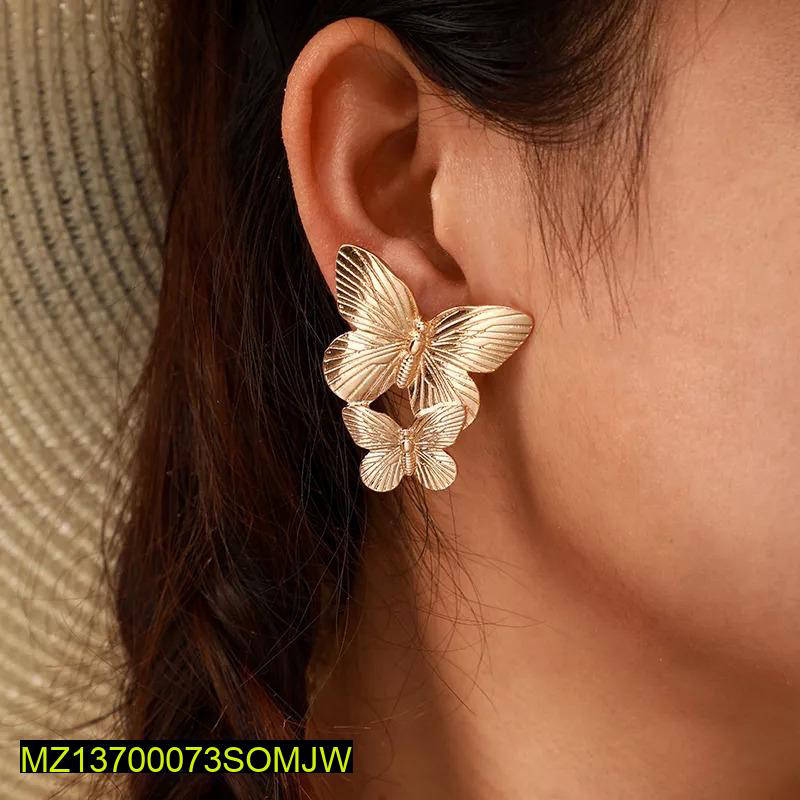 Pair Of Alloy Gold Plated Stylish Butterfly Design Earrings